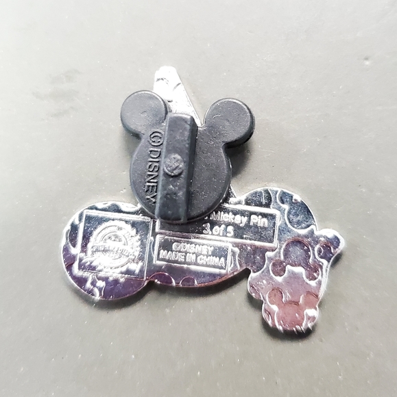 SOLD Sorcerer Mickey pin - Picture 2 of 3